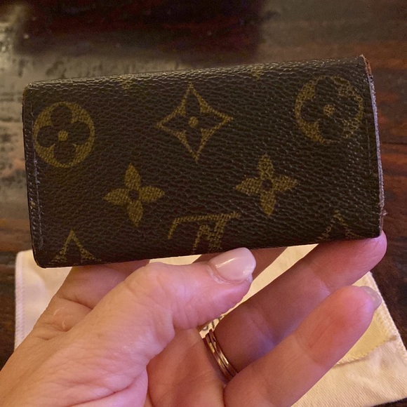 Vintage Louis Vuitton Leather Key Case with Dust Bag - Picture 3 of 10